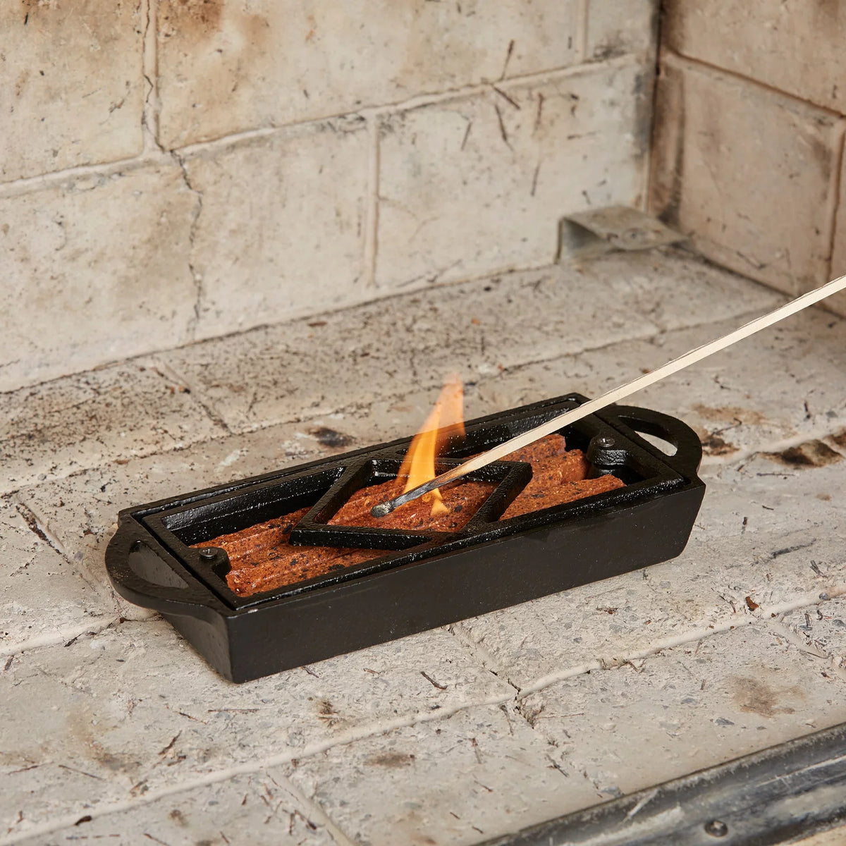 UniFlame -1137 Cast Iron Firestarter