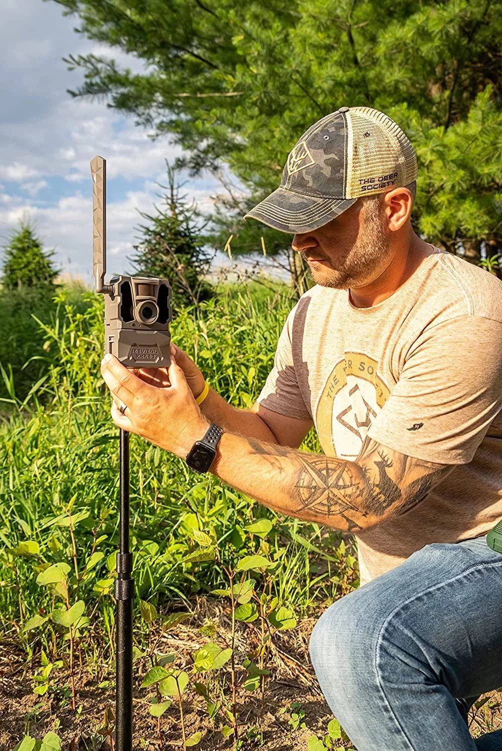 Reveal   Cellular Trail Camera, Verizon and &,  Glow, Integrated  Tracking, Built in  Screen,  Photo and  Video - + Solar Panel