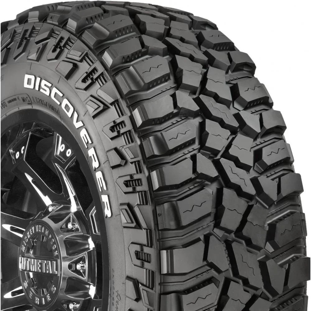 Cooper Disenclosureer  Pro All-Season /70R17 121Q Tire